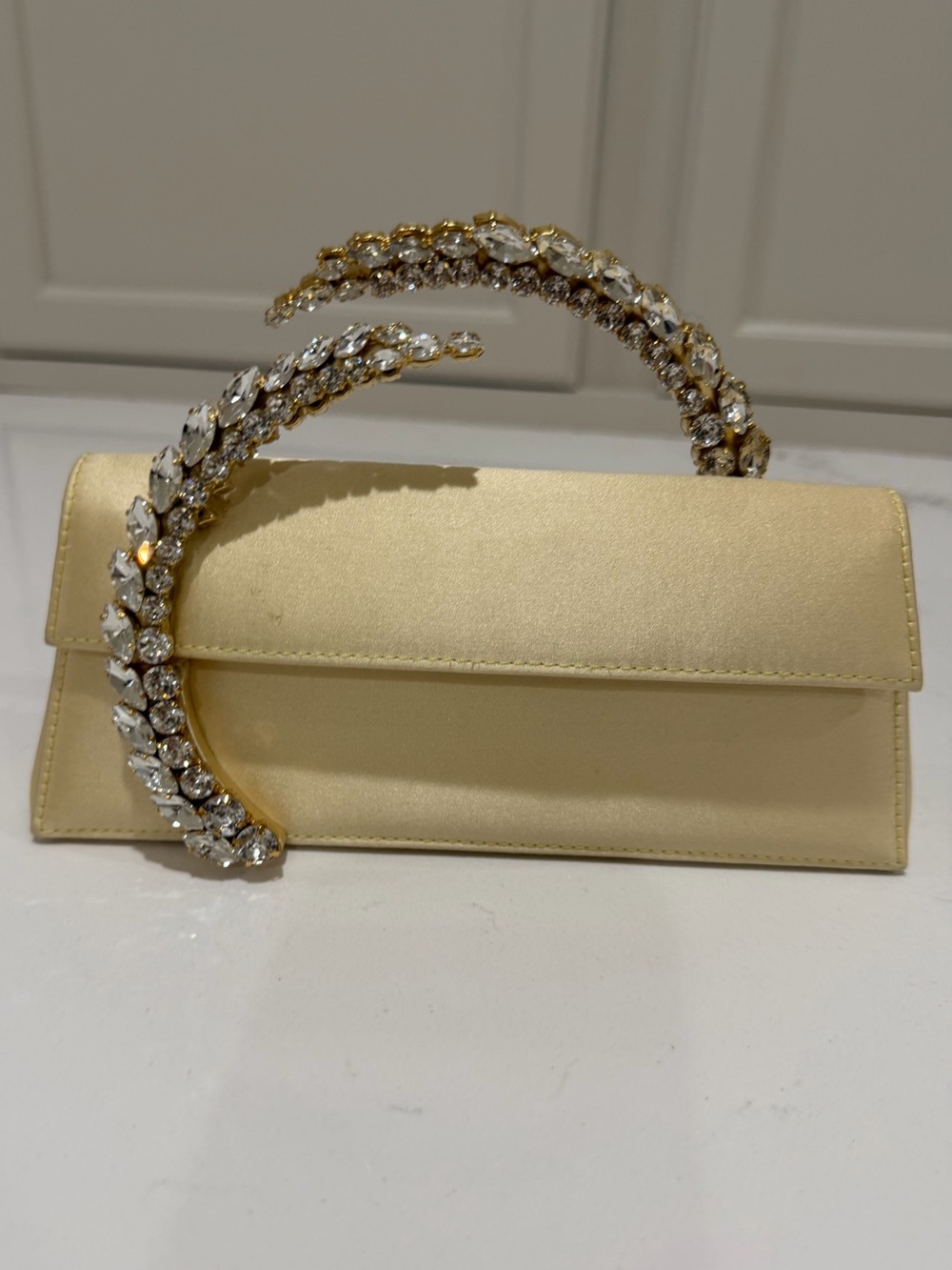 L'alingi Karma Crystal Handle Satin
Clutch Bag